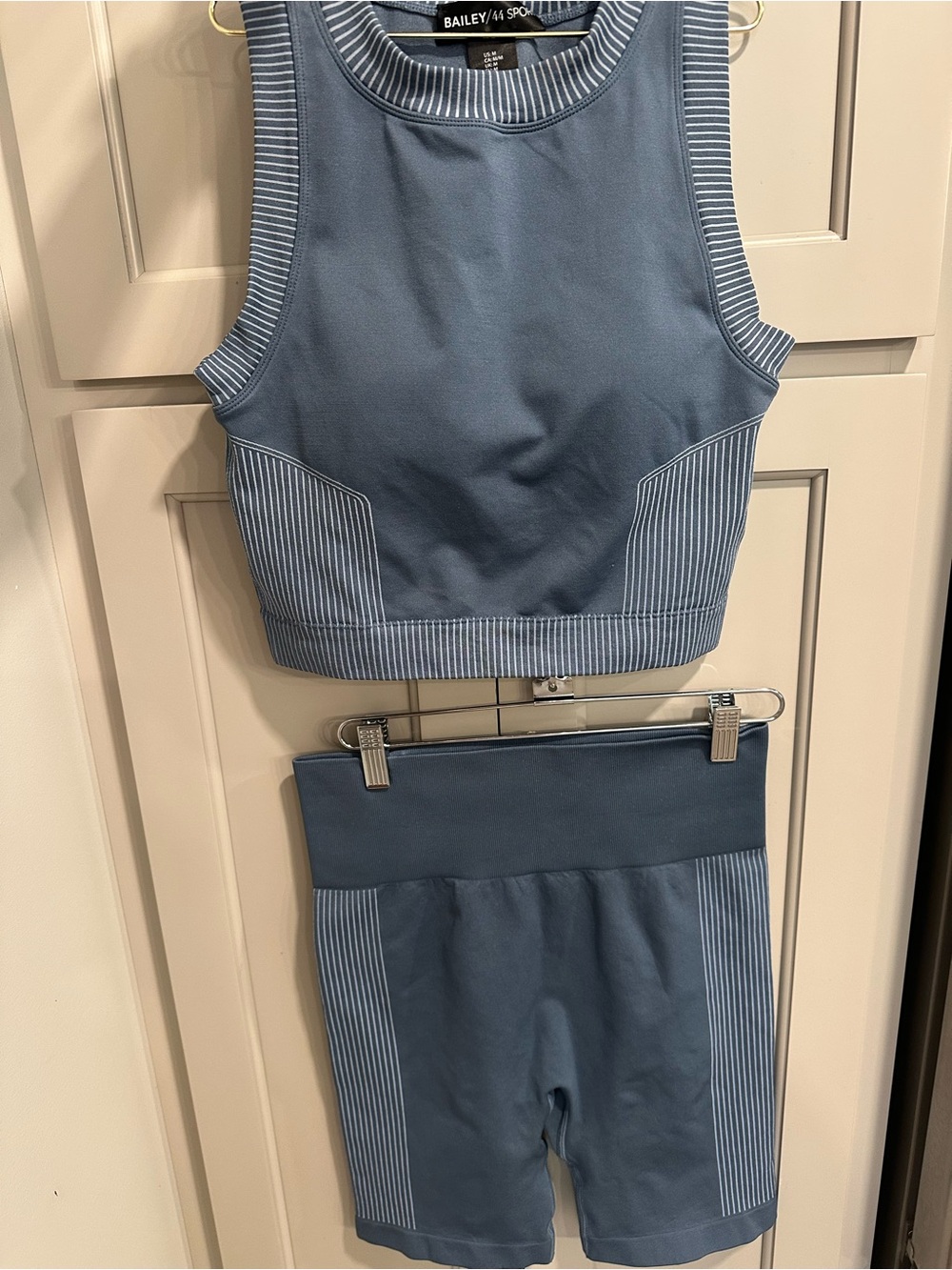 Bailey 44 sport workout top and short two piece set blue medium athletic yoga